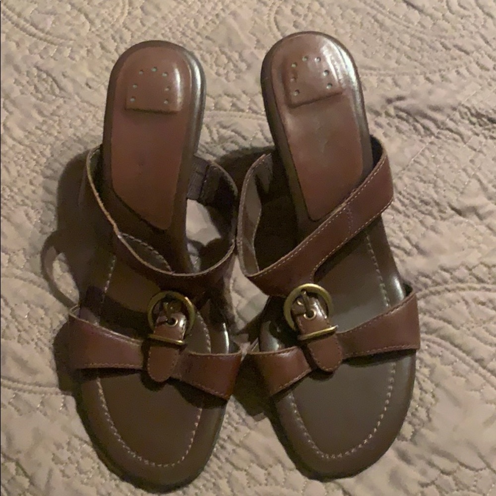 Brown Tom McAnn heels